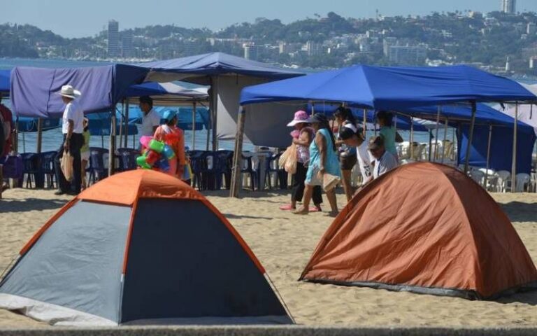 Acapulco: prohíben acampar en la arena durante las vacaciones. Noticias en tiempo real